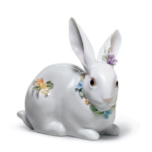Figura Conejito atento con flores – Santacreu Store
