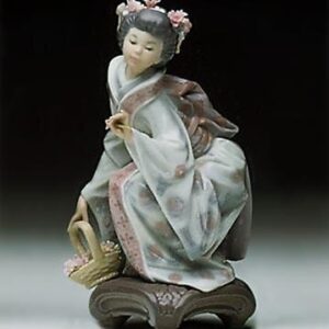 JAPONESITA EN CUCLILLAS – Santacreu Store