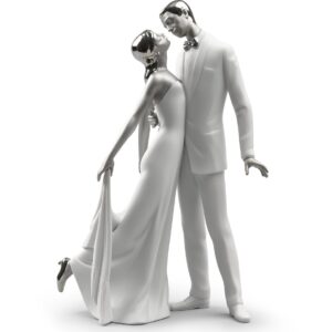 Figura joven pareja Feliz aniversario. Lustre plata – Santacreu Store