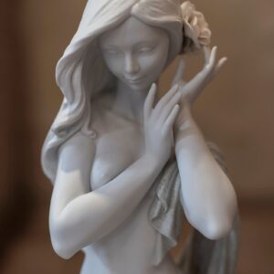 Figura Mujer Cándida luz de luna. Blanco. Serie limitada – Santacreu Store