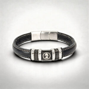 Pulsera "St. Johns" de piel vegana negra con detalle logo | Olliver Abbott – Santacreu Store